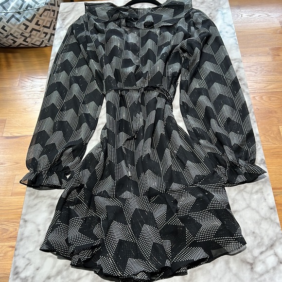 TED BAKER RUFFLE WRAP DRESS - Picture 7 of 9